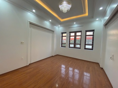 NGON BỔ RẺ HẢI PHÒNG. Nhà 72m x 4 tầng độc lập. Ôtô vào nhà Đường Ngô Gia Tự 0