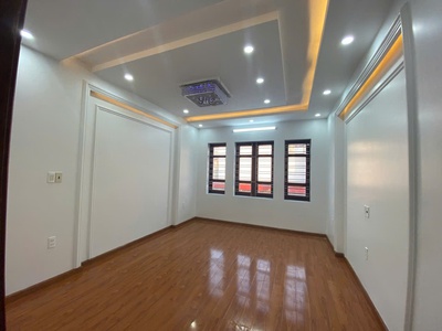 NGON BỔ RẺ HẢI PHÒNG. Nhà 72m x 4 tầng độc lập. Ôtô vào nhà Đường Ngô Gia Tự 2