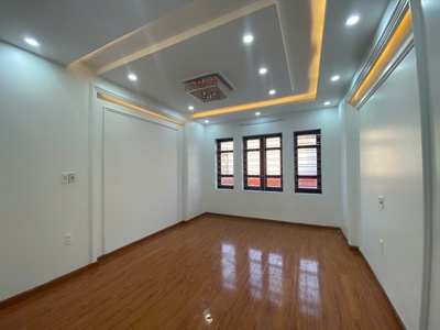 NGON BỔ RẺ HẢI PHÒNG. Nhà 72m x 4 tầng độc lập. Ôtô vào nhà Đường Ngô Gia Tự 6