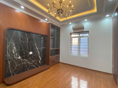 NGON BỔ RẺ HẢI PHÒNG. Nhà 72m x 4 tầng độc lập. Ôtô vào nhà Đường Ngô Gia Tự 11