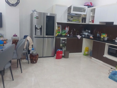 Chính chủ cần bánnhà 66m 3 tầng 3 ngủ 3 wc pt sân phơi hướng đông tt bìa nở hậu ngang 4,65m đuôi 2