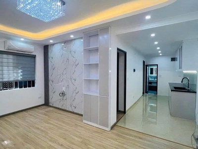 Tầng 1 tt nghĩa tân 60m2 ô tô đỗ cửa, kinh doanh, 2 ngủ, 4.4 tỷ 0