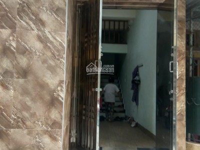 Tôi chính chủ cần cho thuê gấp cửa hàng tại địa chỉ số 11 ngõ 152 phố hào nam, đống đa 2