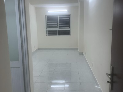 Cho thuê căn hộ chung cư 3pn giá 6 triệu, trống dọn ở ngay tại chung cư 35 hồ học lãm, bình tân 0