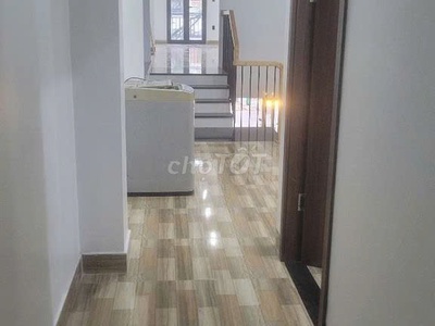 Cho thuê nhà nguyên căn 2 pn ,hướng tây nam,nhà mặt phố, mặt tiền 1