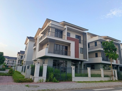 Biệt thự đơn lập 300m  vsip Từ Sơn, sân vườn 200m , sổ hồng lâu dài, giá chỉ 26 tỷ 5