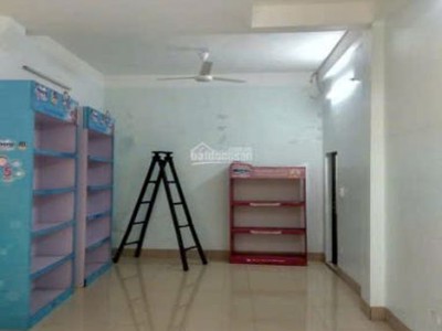 Cho thuê gấp cửa hàng bán hàng tạp hóa, bán thuốc, văn phòng, tiệm làm đầu phố hào nam 0