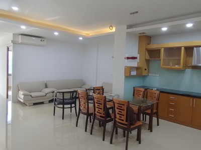 Cho thuê căn hộ tầng 8 - 93 Lò Đúc 3