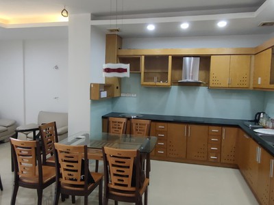 Cho thuê căn hộ tầng 8 - 93 Lò Đúc 0