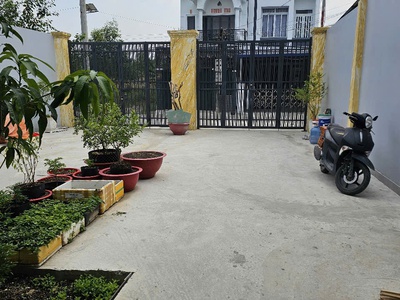 Chính chủ cần bán 2 căn nhà ở thạnh lộc, thuận an, bình dương, nhà mới, nội thất, ao hồ, sân trước 2