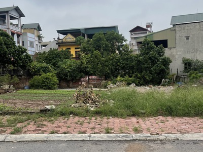 40m2 đất 2 thoáng mặt vỉa hè đường lớn cự khối 1