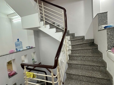 Mặt tiền 4t ut tịch, sát sân bay 3.7 24m , dòng tiền sẵn, vỉa hè rộng rãi, chính chủ lâu năm, 25 t 4