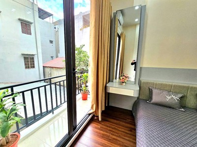 Nhà đẹp quan nhân, mt 4.4m, ô tô đỗ cổng, dt35m2, 6 tầng thang máy, 8.xtỷ. 4