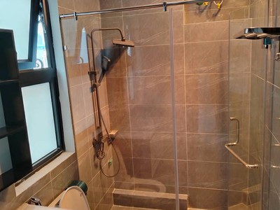 Nhà mới phố ngọc lâm- logn biên , 33 m2, 5 tầng,mt  5.6m, 7.5 tỷ. 2