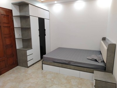 Nhà mới phố ngọc lâm- logn biên , 33 m2, 5 tầng,mt  5.6m, 7.5 tỷ. 1
