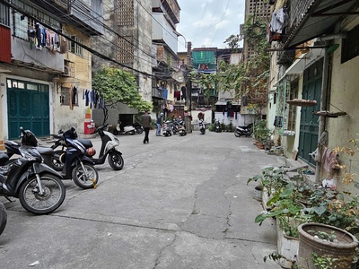Bán căn hộ tập thể tầng 1 thanh xuân, nguyễn trãi 60m2, 2 ngủ, 3.2 tỷ 2