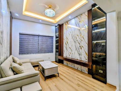 Nhà đẹp quan nhân, mt 4.4m, ô tô đỗ cổng, dt35m2, 6 tầng thang máy, 8.xtỷ. 2