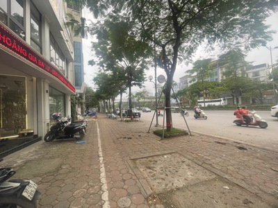 Hiếm mặt phố võ chí công 106m2 mặt tiền 10m vỉa hè 8m, 2 mặt tiền kinh doanh 0