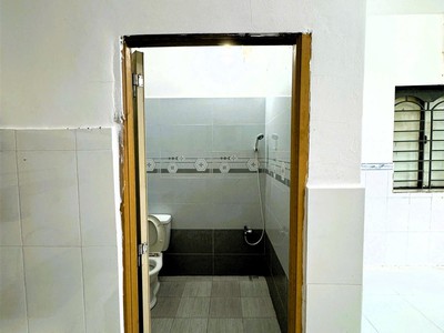 Cho thuê nhà 80m2 2pn có sân để ô tô đường 11 - trường thọ 2