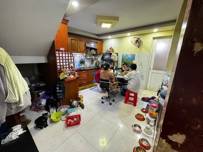 Nhà 1/ kế mặt tiền d9  quận tân phú 5,3 x 11-4 tang btct chỉ 4.8 tỷ tl 2