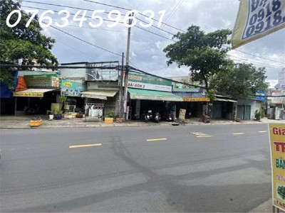 Mặt tiền ngã 4 thoại ngọc hầu  lũy bân bích quận tân phú - trục đường sầm uất nhất khu vực -đang 0