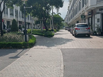Gia Đình Em Cần Bán Gấp Căn Nhà Phân Lô Vinhomes Gardenia - Mỹ Đình - Hàm Nghi .Khu Chức Năng TP Xan 2
