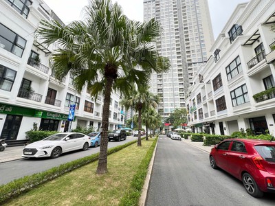 Gia Đình Em Cần Bán Gấp Căn Nhà Phân Lô Vinhomes Gardenia - Mỹ Đình - Hàm Nghi .Khu Chức Năng TP Xan 5