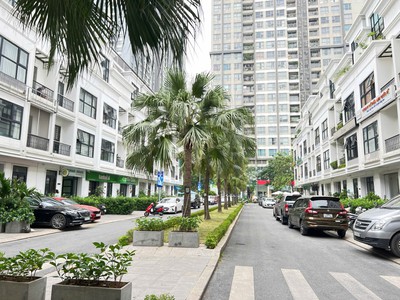 Gia Đình Em Cần Bán Gấp Căn Nhà Phân Lô Vinhomes Gardenia - Mỹ Đình - Hàm Nghi .Khu Chức Năng TP Xan 8