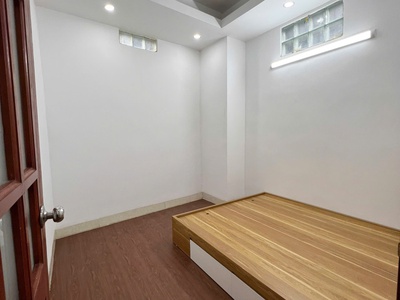 Bán căn hộ ccmn 2 ngủ ngõ 213 Giáp Nhất, Thanh Xuân 50m giá 1.520 tỷ, ô tô đỗ cửa 2
