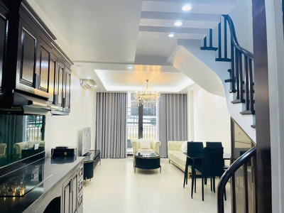 Bán nhà ô tô tránh nhau, phố nhuệ giang, hà đông   dt 45m , 5 tầng, có gara oto, 11,3 tỷ 0