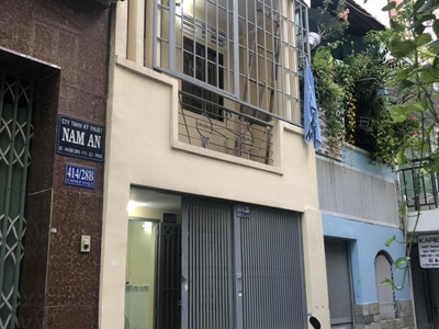Cho thuê nhà nguyên căn cmt8 q3 40m2, hẻm thông 3m đối diện chợ hòa hưng cách 40m, 10tr 0