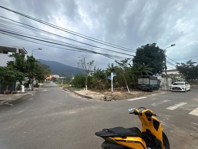 Lô góc 260m2 siêu đẹp gần biển sơn trà ,sát núi -thanh vinh 3 -sơn trà -giá chỉ 16,5 tỷ . 0