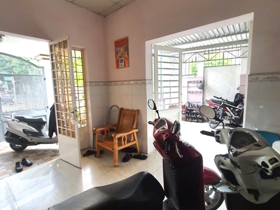 Ngộp giảm sốc 1.3 tỷ mặt tiền kinh doanh lô góc 111m2 6.5x19m gần chợ kiến thiết hiệp phú thủ đức 2