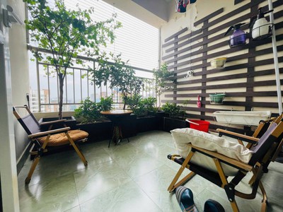 Chính chủ bán gấp ch chung cư lô góc, dt 147m2, 3pn, hoàng đạo thúy, cầu giấy 9,0 tỷ. 4