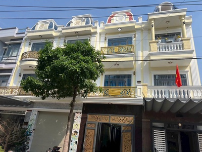 Bán nhà 1t2l mặt tiền dĩ an bình dương 0