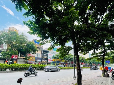 Bán nhà NGUYỄN VĂN CỪ 8 tỉ Ô TÔ sát MẶT PHỐ, nhà 68M mặt tiền 4.5M siêu đẹp. 3