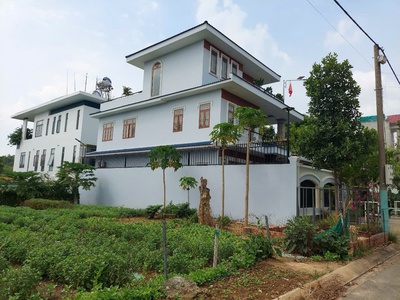 Bán biệt thự 2 mặt tiền KDC Biconsi Dĩ An, Diện tích 305m2 0