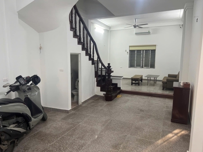 Cho thuê nhà Mặt phố Nguyễn Văn Trỗi - Thanh Xuân 46m x 5T - MT5M giá 28tr, KD đỉnh 0