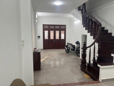 Cho thuê nhà Mặt phố Nguyễn Văn Trỗi - Thanh Xuân 46m x 5T - MT5M giá 28tr, KD đỉnh 1