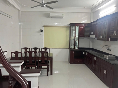 Cho thuê nhà Mặt phố Nguyễn Văn Trỗi - Thanh Xuân 46m x 5T - MT5M giá 28tr, KD đỉnh 2
