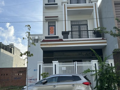 Nhà chính chủ - giá tốt - vị trí đẹp tại khu htkt kdc viện sốt rét ký sinh trùng 0