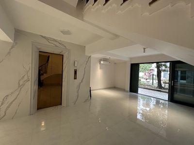 Phố đỗ quang 130m2, 6t thang máy, mt7m có 2 thoáng vĩnh viễn khu vip trung hòa 2