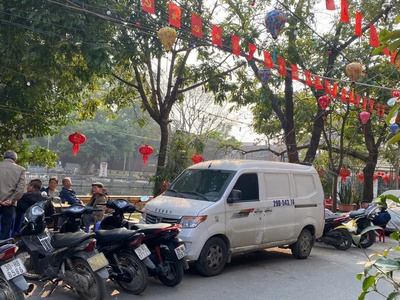 Bán nhà lô góc 46m giá 5 tỷ- mới kính koong - 5 tầng - ngõ thông ô tô kinh doanh tại la phù 0