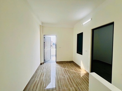 Bán nhà lô góc 46m giá 5 tỷ- mới kính koong - 5 tầng - ngõ thông ô tô kinh doanh tại la phù 3