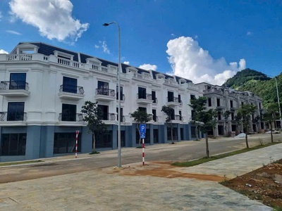 Bán Shophouse 4 Tầng - Vị trí đẹp, Giá tốt 1