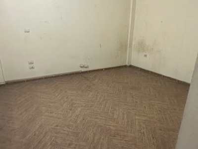 Cho thuê nhà 5 tầng,1 tum, 9 phòng ngủ, vệ sinh khép kín ,phố hoàng ngân 1