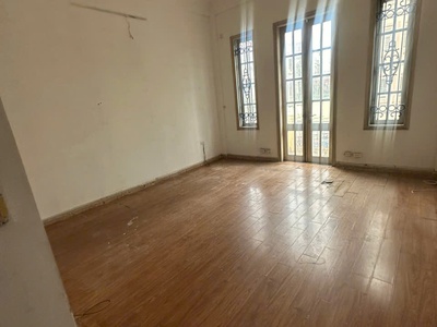 Cho thuê nhà 5 tầng,1 tum, 9 phòng ngủ, vệ sinh khép kín ,phố hoàng ngân 3