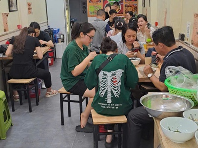 Sang nhượng quán bánh đa cua hải phòng ở 22 nguyễn văn tuyết, phường trung liệt, đống đa,  hà nội 1