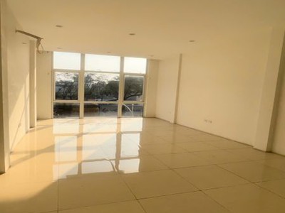 Cho thuê nhà mặt phố 663 lạc long quân, quận tây hồ, hà nội 1