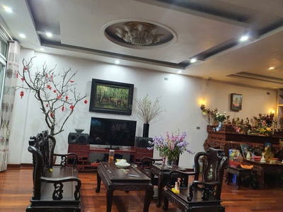 Cho thuê biệt thự 5 tầng làm văn phòng cty, ngân hàngtại mặt đường vân trì, vân nội, đông anh 2